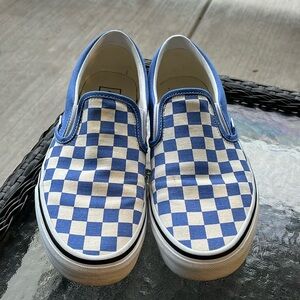 Vans size women’s 9 or men’s 7.5 slip on shoe